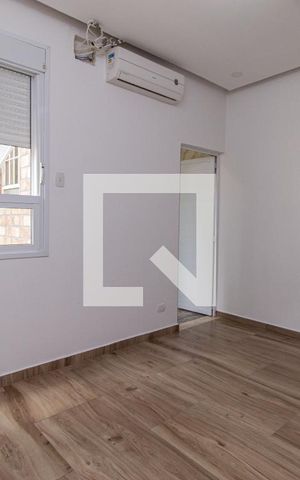 Casa à venda com 304m², 4 quartos e 6 vagas Casa à venda com 304m², 4 quartos e 6 vagasSuíte 3