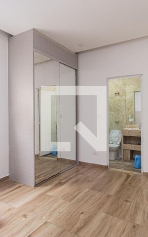 Casa à venda com 304m², 4 quartos e 6 vagas Casa à venda com 304m², 4 quartos e 6 vagasSuíte 4