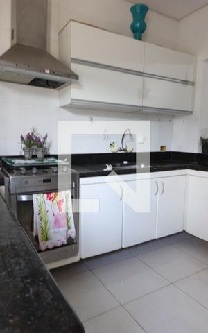 Casa à venda com 150m², 4 quartos e 3 vagasCozinha