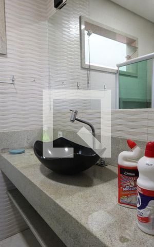 Casa à venda com 150m², 4 quartos e 3 vagasBanheiro da Suíte