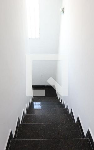 Casa à venda com 150m², 4 quartos e 3 vagasEscada