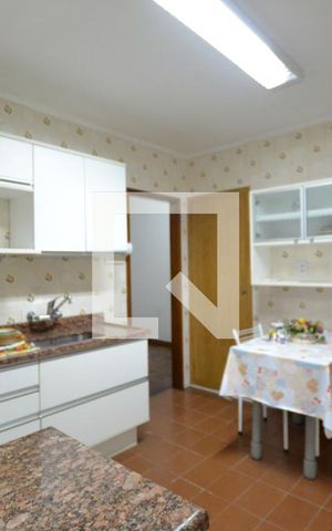 Apartamento à venda com 128m², 3 quartos e sem vagaCozinha
