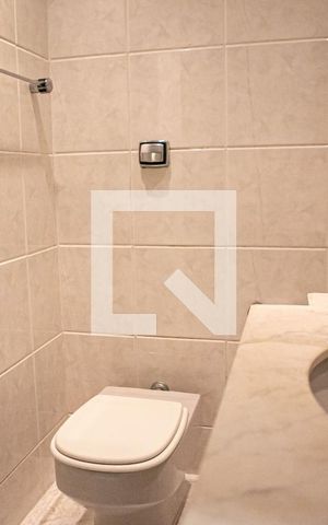 Casa à venda com 500m², 3 quartos e 4 vagas Casa à venda com 500m², 3 quartos e 4 vagasBanheiro da Suíte 3
