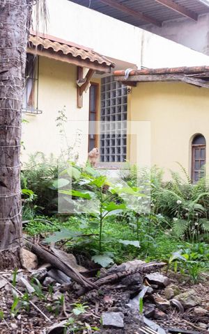 Casa à venda com 500m², 3 quartos e 8 vagas Casa à venda com 500m², 3 quartos e 8 vagasJardim