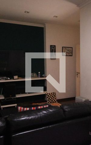 Casa à venda com 480m², 6 quartos e 5 vagasSala de TV