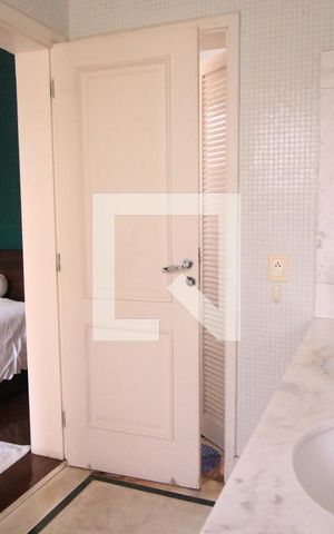 Casa à venda com 480m², 6 quartos e 5 vagasBanheiro