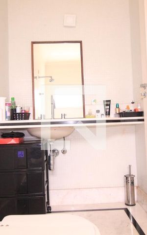 Casa à venda com 480m², 6 quartos e 5 vagasBanheiro da Suíte 2