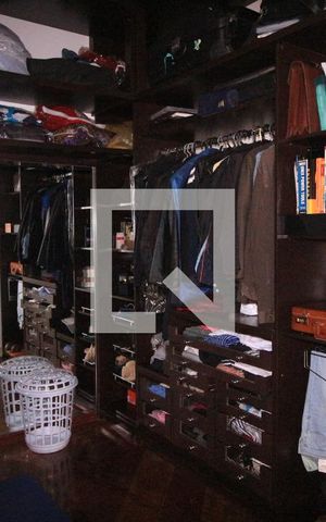 Casa à venda com 480m², 6 quartos e 5 vagasCloset da suíte