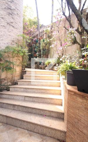 Casa à venda com 480m², 6 quartos e 5 vagasJardim