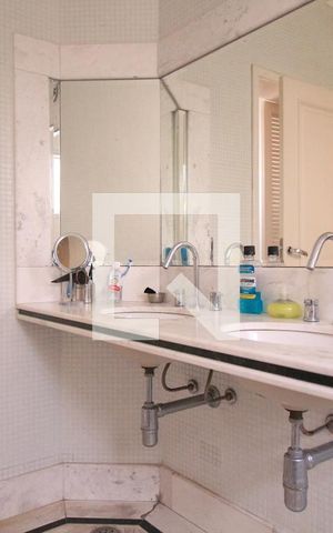 Casa à venda com 480m², 6 quartos e 5 vagasBanheiro 2