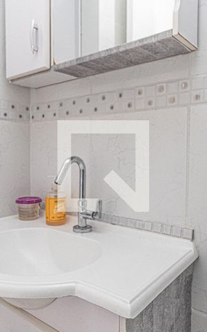 Apartamento à venda com 51m², 2 quartos e 1 vaga Apartamento à venda com 51m², 2 quartos e 1 vagaBanheiro