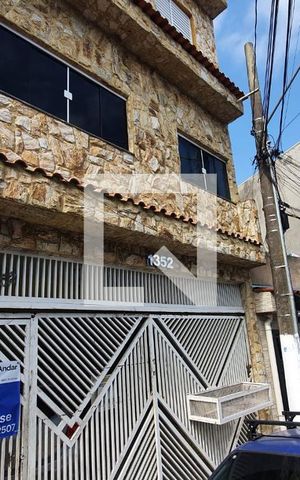 Casa para alugar com 50m², 2 quartos e sem vaga Casa para alugar com 50m², 2 quartos e sem vagaFachada