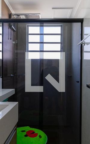 Apartamento para alugar com 48m², 2 quartos e 1 vaga Apartamento para alugar com 48m², 2 quartos e 1 vagaBanheiro