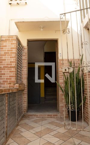 Apartamento à venda com 96m², 2 quartos e sem vaga Apartamento à venda com 96m², 2 quartos e sem vagaFachada e portaria