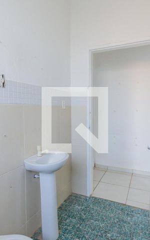 Casa à venda com 140m², 3 quartos e 2 vagas Casa à venda com 140m², 3 quartos e 2 vagasBanheiro 2