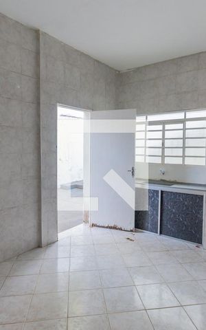 Casa à venda com 140m², 3 quartos e 2 vagas Casa à venda com 140m², 3 quartos e 2 vagasCozinha