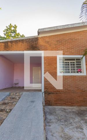 Casa à venda com 140m², 3 quartos e 2 vagas Casa à venda com 140m², 3 quartos e 2 vagasGaragem