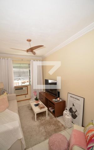 Apartamento à venda com 75m², 3 quartos e 1 vagaSala