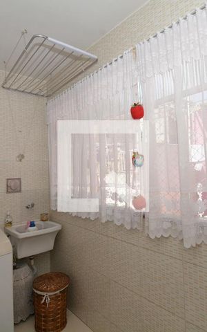 Apartamento à venda com 75m², 3 quartos e 1 vagaÁrea de Serviço