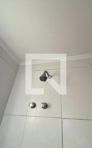 Casa à venda com 90m², 2 quartos e 3 vagasChuveiro do Banheiro Social