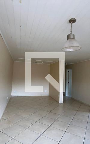 Casa à venda com 90m², 2 quartos e 3 vagasSala