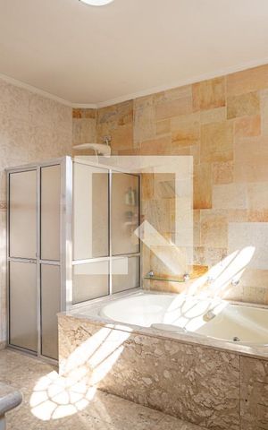 Casa para alugar com 300m², 3 quartos e 4 vagas Casa para alugar com 300m², 3 quartos e 4 vagasBanheiro 2