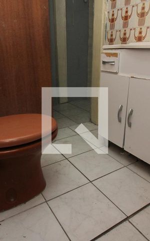 Casa à venda com 140m², 4 quartos e 1 vaga Casa à venda com 140m², 4 quartos e 1 vagaBanheiro