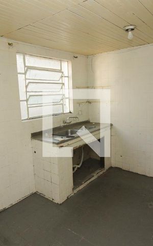 Casa à venda com 140m², 4 quartos e 1 vaga Casa à venda com 140m², 4 quartos e 1 vagaCozinha