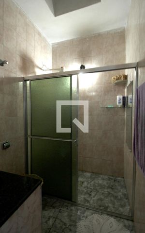 Casa para alugar com 206m², 3 quartos e 2 vagasBanheiro da Suíte
