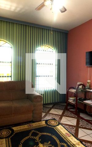 Casa para alugar com 206m², 3 quartos e 2 vagasSala