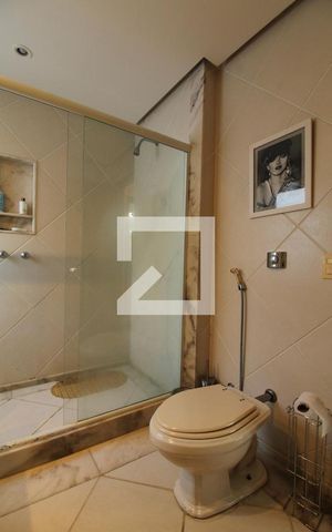 Casa à venda com 769m², 5 quartos e 4 vagas Casa à venda com 769m², 5 quartos e 4 vagasBanheiro - Suíte 2