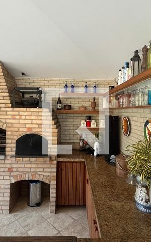 Casa à venda com 769m², 5 quartos e 4 vagas Casa à venda com 769m², 5 quartos e 4 vagasEspaço Gourmet