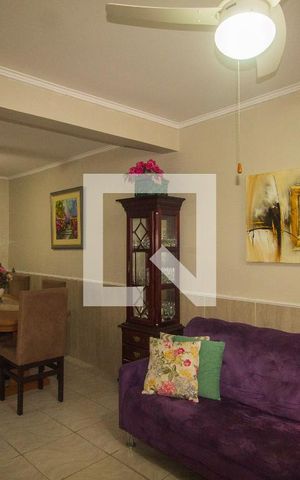 Casa à venda com 250m², 5 quartos e 2 vagas Casa à venda com 250m², 5 quartos e 2 vagasSala/Cozinha