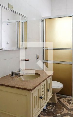 Casa à venda com 196m², 3 quartos e 4 vagasBanheiro