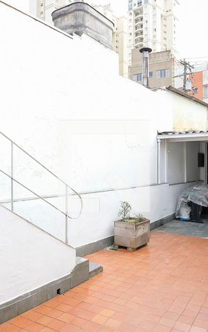 Casa à venda com 196m², 3 quartos e 4 vagasQuintal