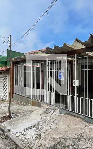 Casa à venda com 196m², 3 quartos e 4 vagasFachada + plaquinha