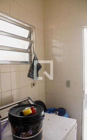 Casa à venda com 392m², 4 quartos e 8 vagas Casa à venda com 392m², 4 quartos e 8 vagasÁrea de Serviço