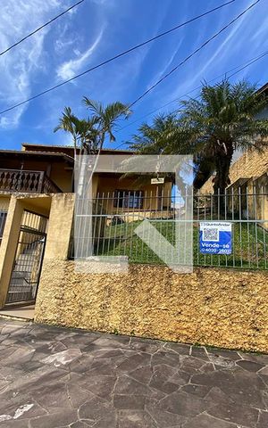 Casa à venda com 247m², 2 quartos e 2 vagasFachada
