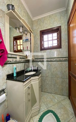 Casa à venda com 247m², 2 quartos e 2 vagasBanheiro da Suíte