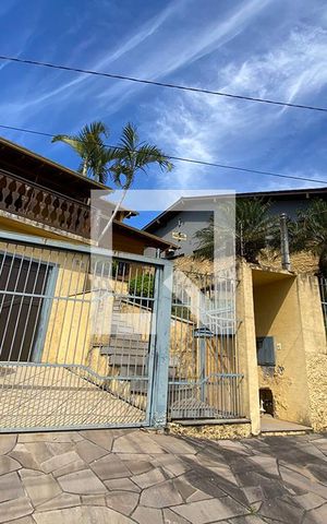 Casa à venda com 247m², 2 quartos e 2 vagasFachada