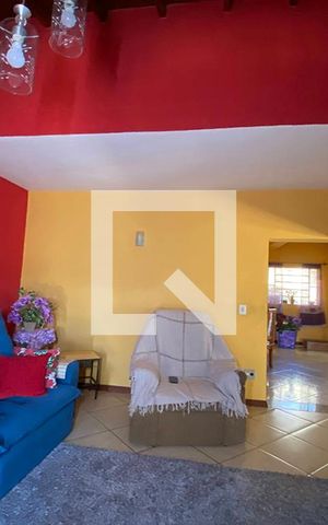 Casa à venda com 247m², 2 quartos e 2 vagasSala 2
