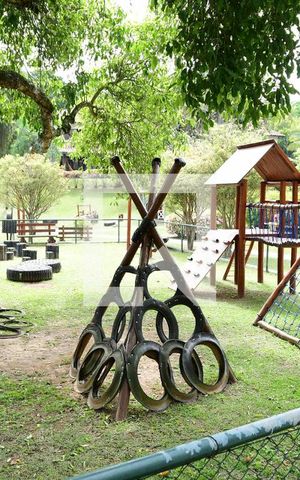 Casa de condomínio para alugar com 280m², 4 quartos e 4 vagasPlayground