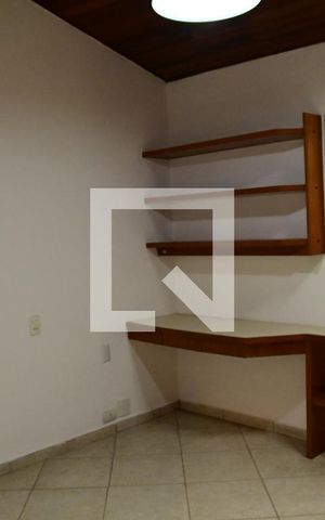 Casa de condomínio para alugar com 280m², 4 quartos e 4 vagasSuíte 2 