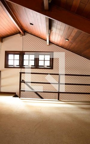 Casa de condomínio para alugar com 280m², 4 quartos e 4 vagasSala