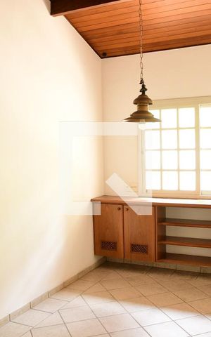 Casa de condomínio para alugar com 280m², 4 quartos e 4 vagasCopa 
