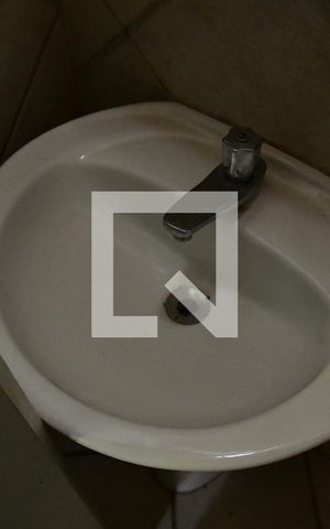Casa de condomínio para alugar com 280m², 4 quartos e 4 vagasBanheiro Corredor