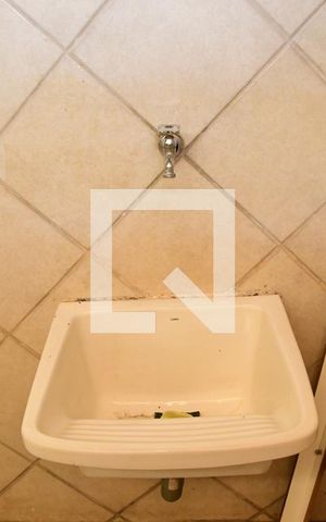Casa de condomínio para alugar com 280m², 4 quartos e 4 vagasÁrea de Serviço