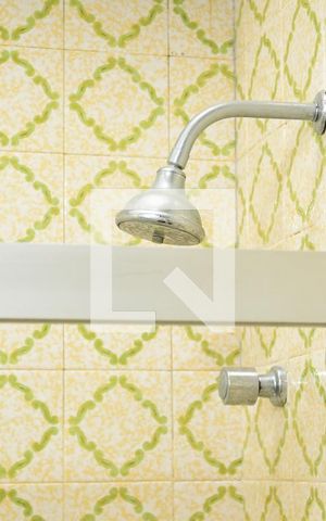 Casa de condomínio para alugar com 280m², 4 quartos e 4 vagasBanheiro da Suíte 2
