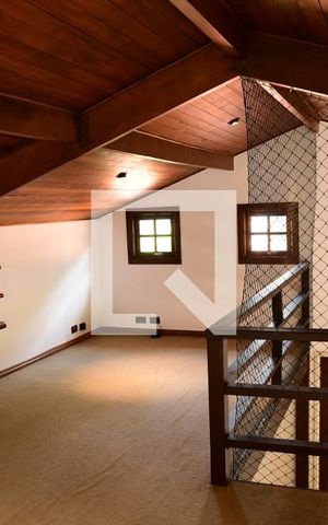 Casa de condomínio para alugar com 280m², 4 quartos e 4 vagasSala