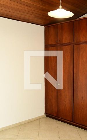 Casa de condomínio para alugar com 280m², 4 quartos e 4 vagasQuarto 1 